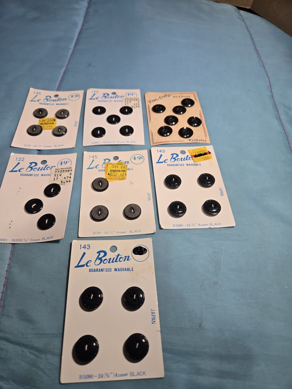 Le Bouton Black Vintage Garment Buttons - Pack of Multiple Cards